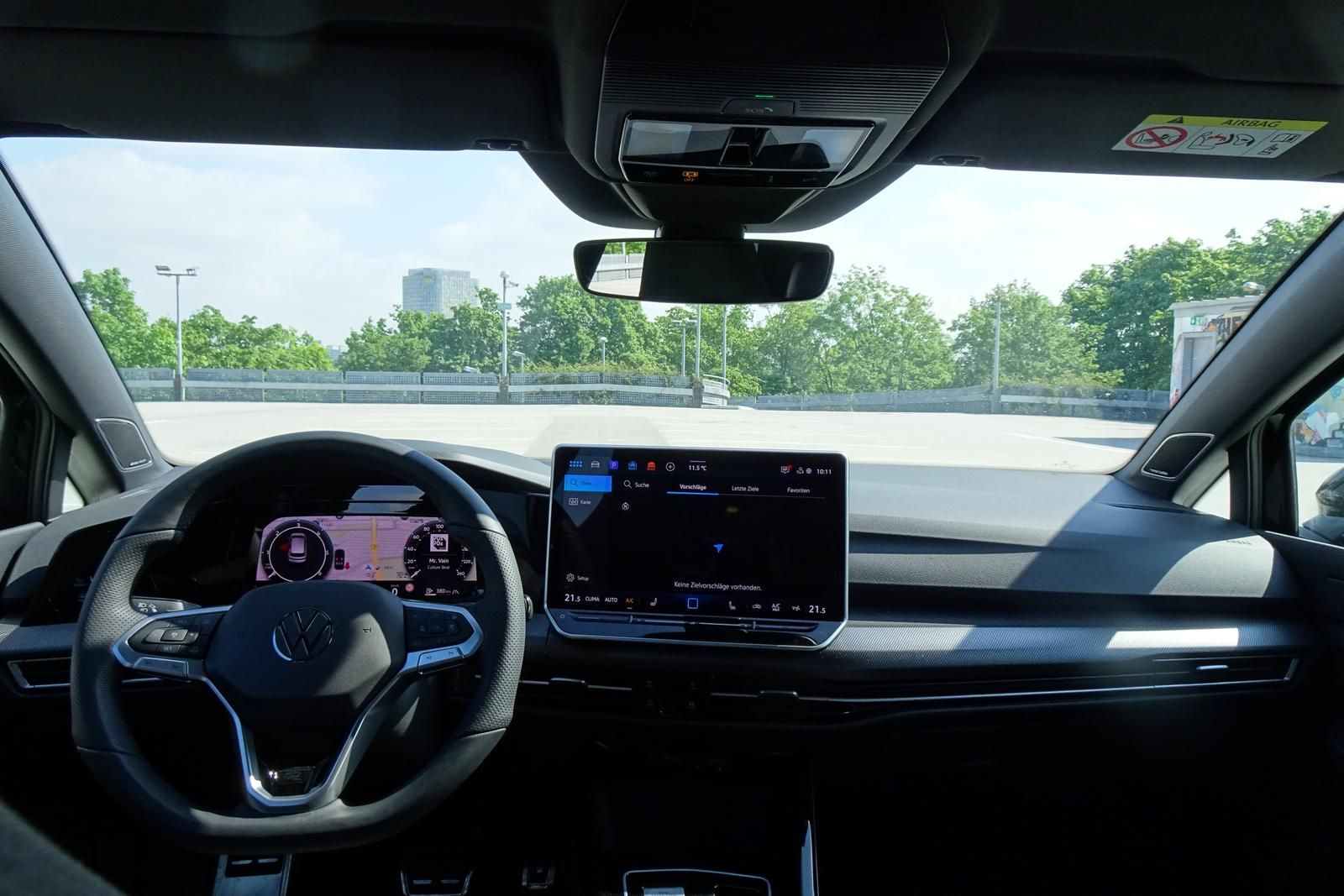 Fahrzeugabbildung Volkswagen Golf VIII Lim. 2.0 TDI 110kW DSG LED Sportfahrw