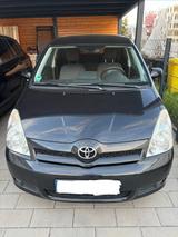 Toyota Corolla Verso 2.2-l-D-CAT - schwarze Toyota Corolla Verso