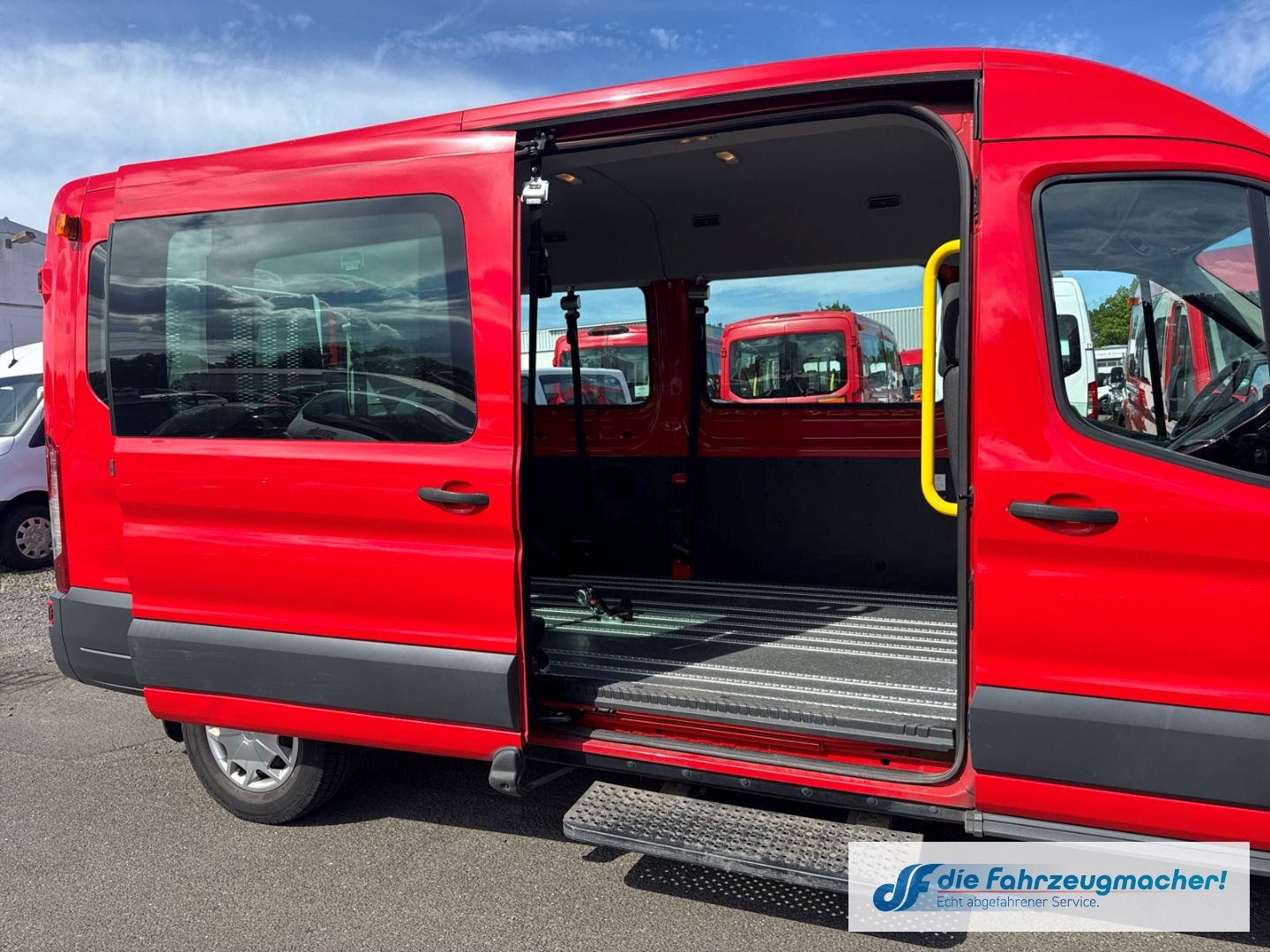 Fahrzeugabbildung Ford Transit Kombi 350 L3 Trend StandHZG *2520 *EXPOR