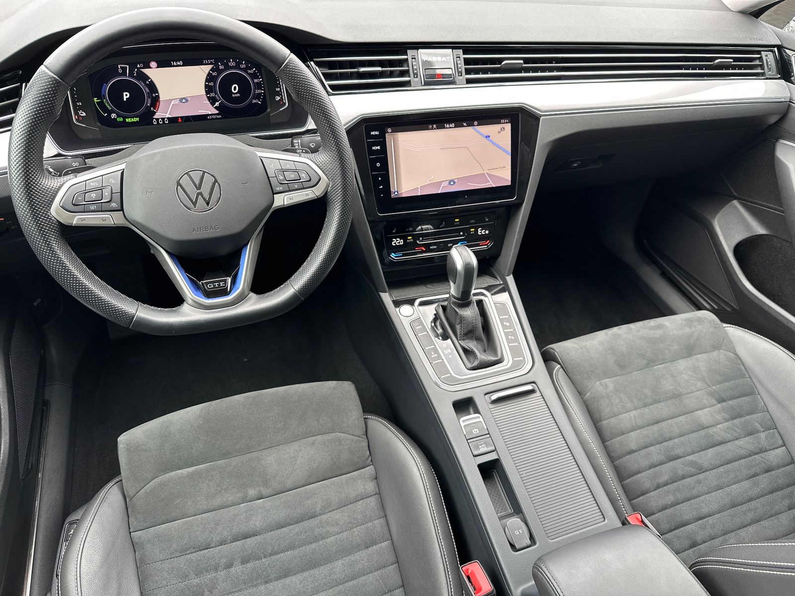 Fahrzeugabbildung Volkswagen Passat Variant GTE NAV+IQ-LIGHT+ACC+KAMERA+AHK