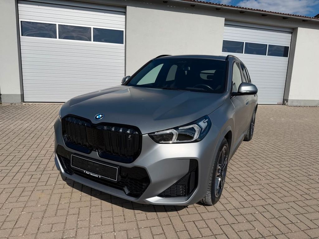 Image of BMW iX1