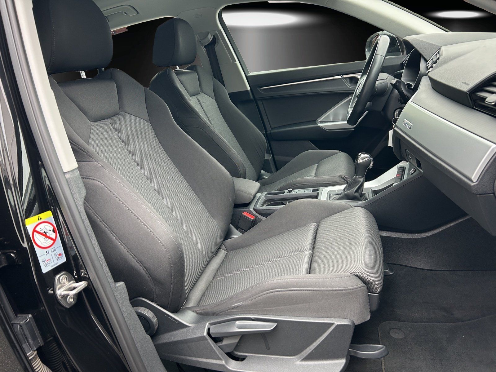 Fahrzeugabbildung Audi Q3 35 1.5 TFSI S-Tr./VIRTUAL/LED/MMI-NAVI+/SHZ/