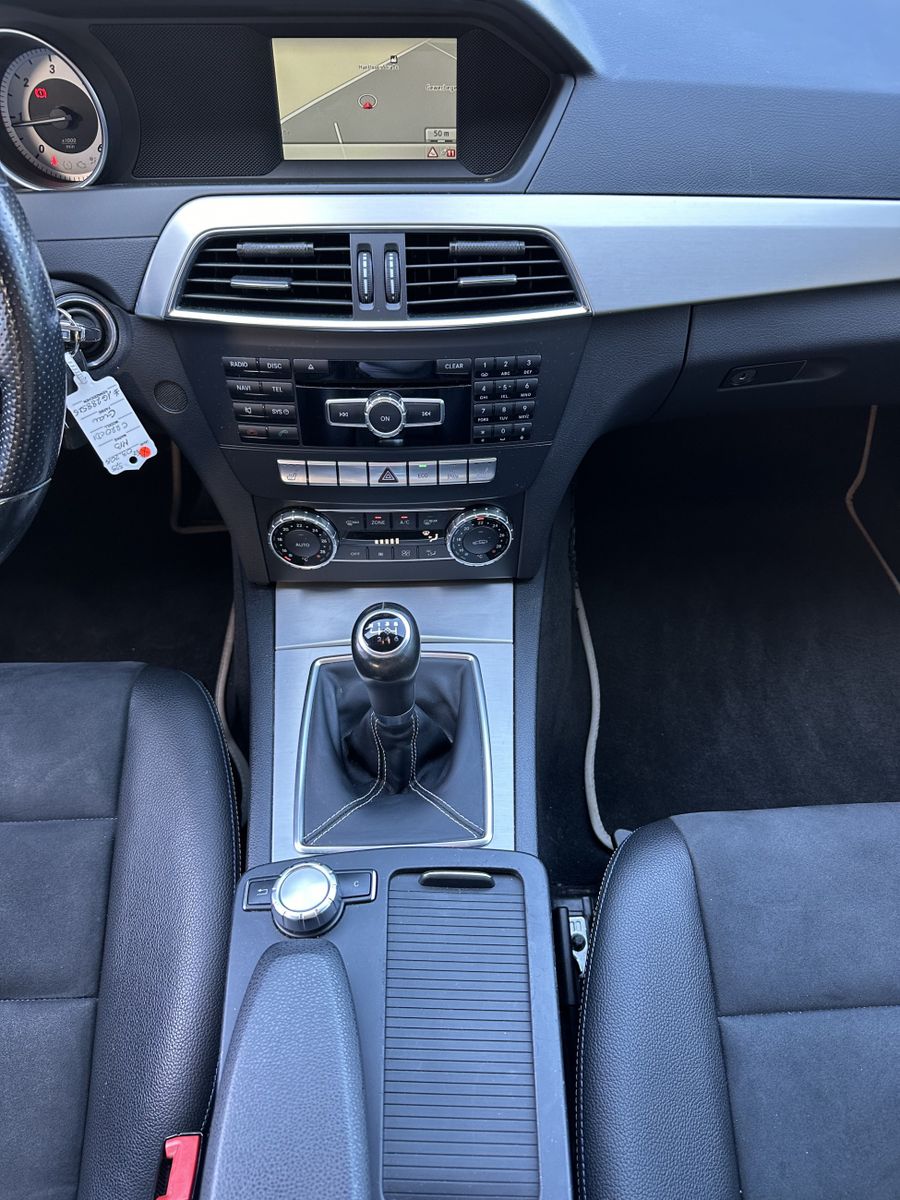 Fahrzeugabbildung Mercedes-Benz C 220d T AMG-Paket NAV+SHZ+MFL+PARKTRONIC+17Zo