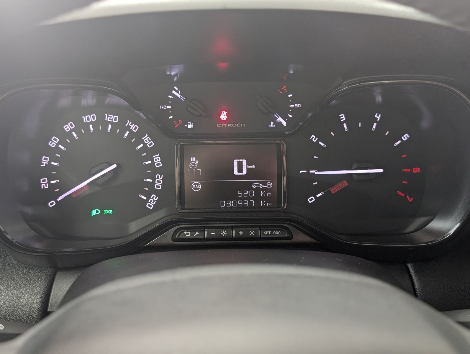 Fahrzeugabbildung Citroën C3 Aircross YOU APP PDC TOUCH TEMP KLIMA LED