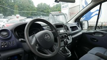 Opel Vivaro - 11