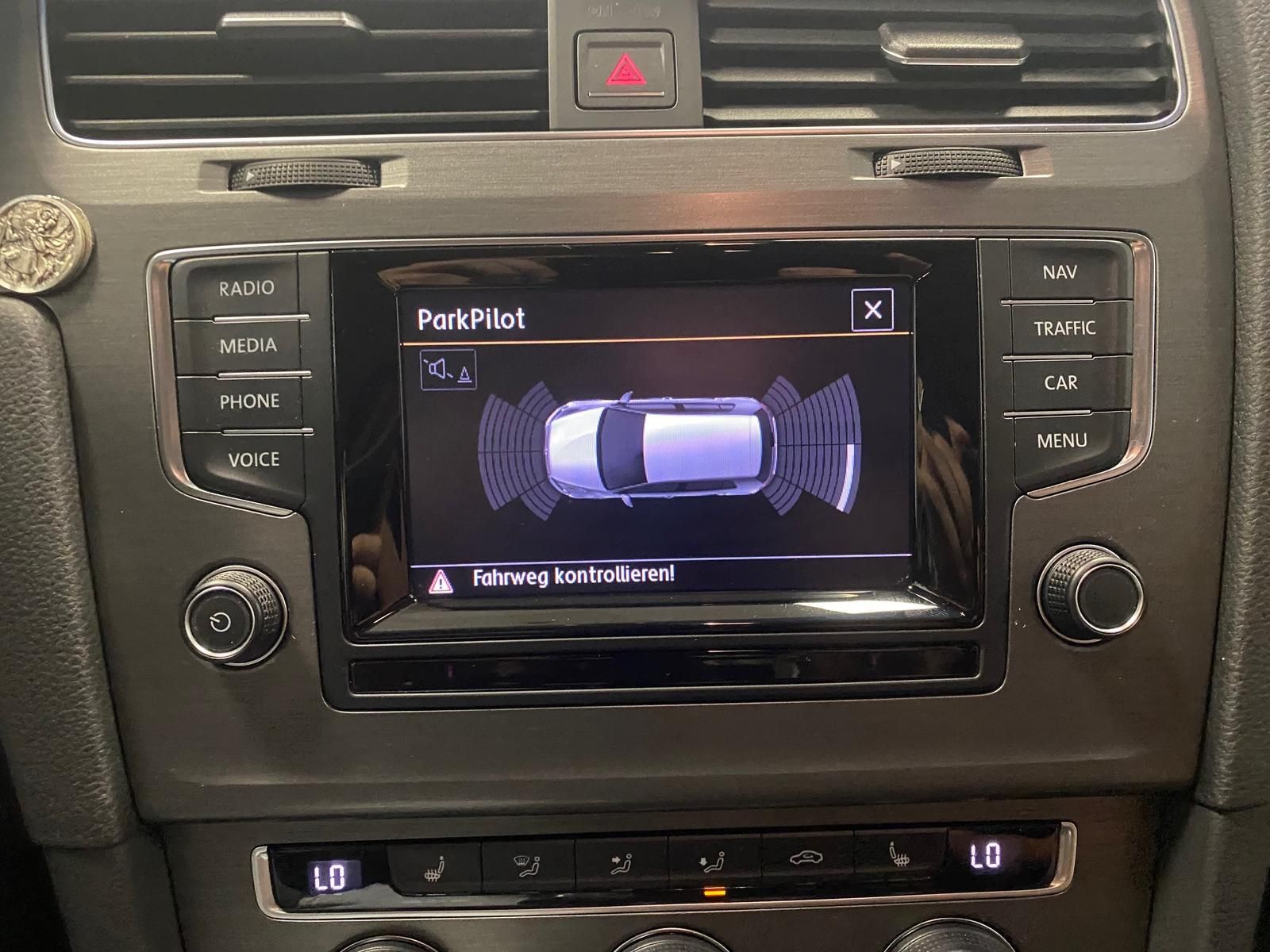 Fahrzeugabbildung Volkswagen Golf VII Comfortline+ALLWETTER+2-ZKLIMA+PDC+HEIZ