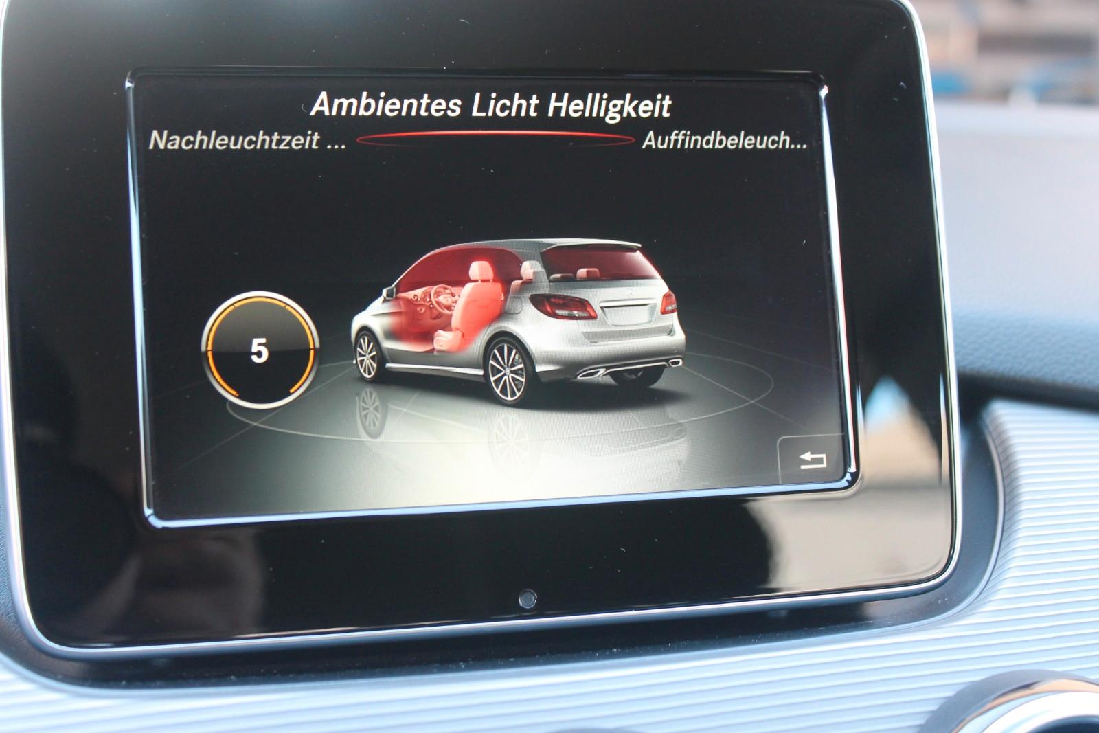 Mercedes-Benz B 180 Style DCT+Wippen*Navi*AHK*PDC*Sitzhzg*Allw