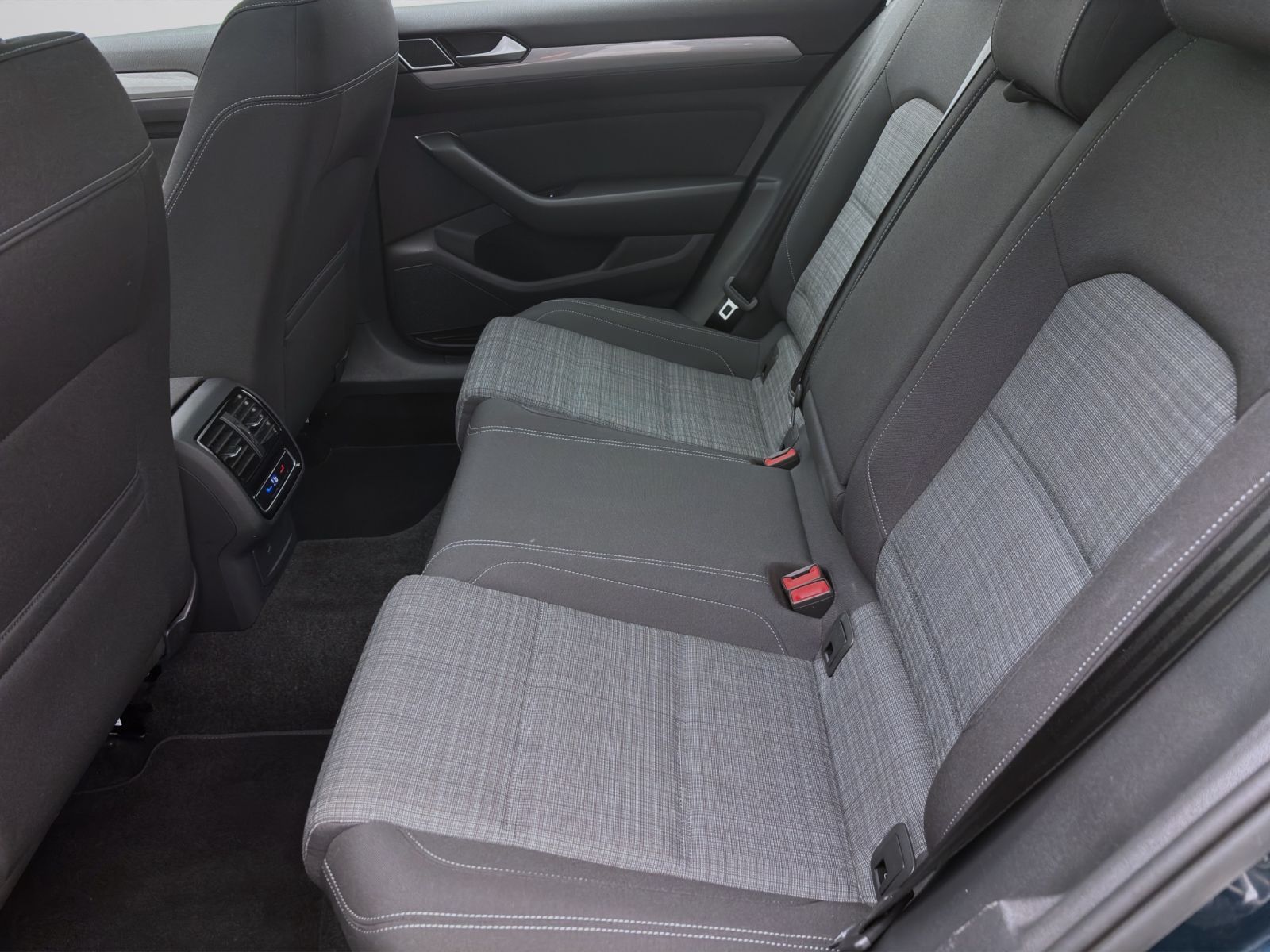 Volkswagen Passat Variant - Bild 16