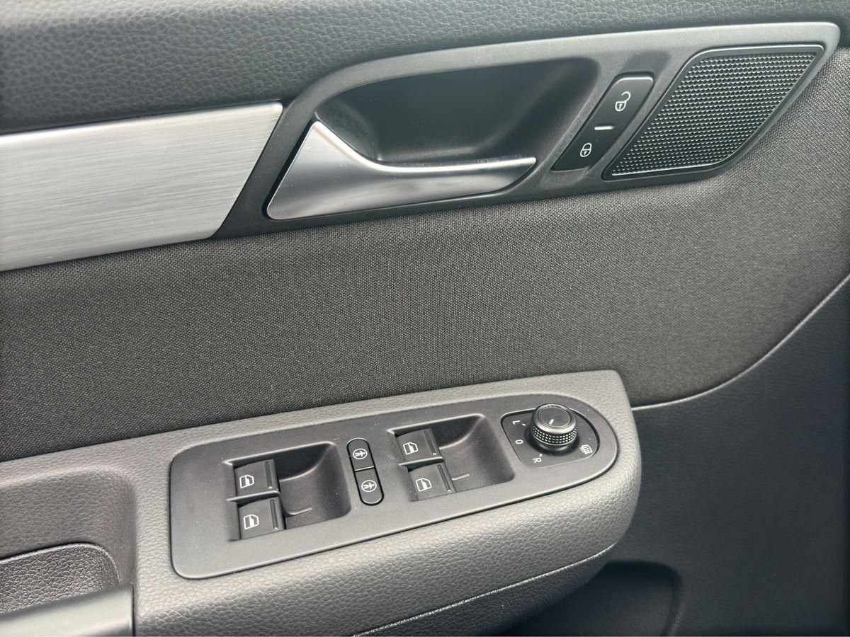 Sharan Comfortline  2.0 TDI DSG ACC STDHZ PDC