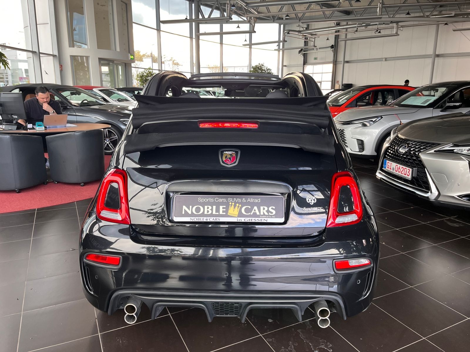Fahrzeugabbildung Abarth 695C Cabrio KLIMA NAV BEATS LEDER
