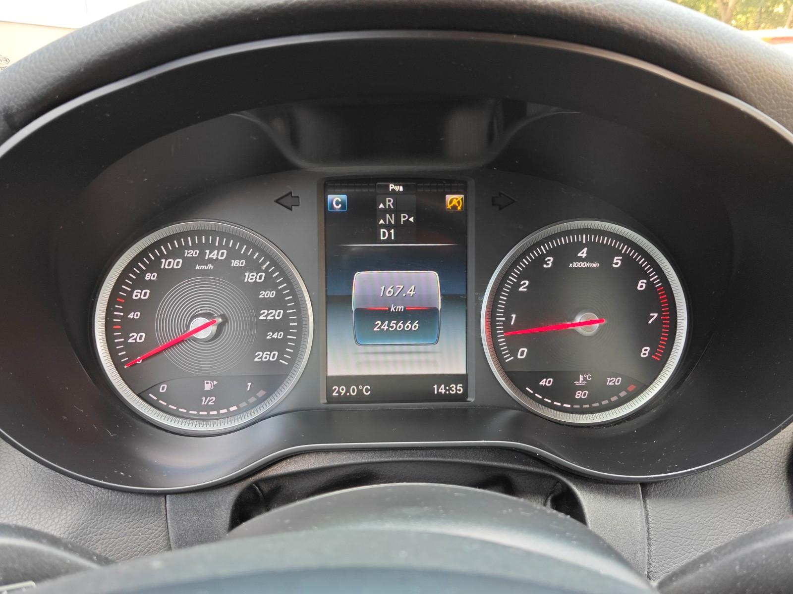 Mercedes-Benz C200 2015 — photo 10