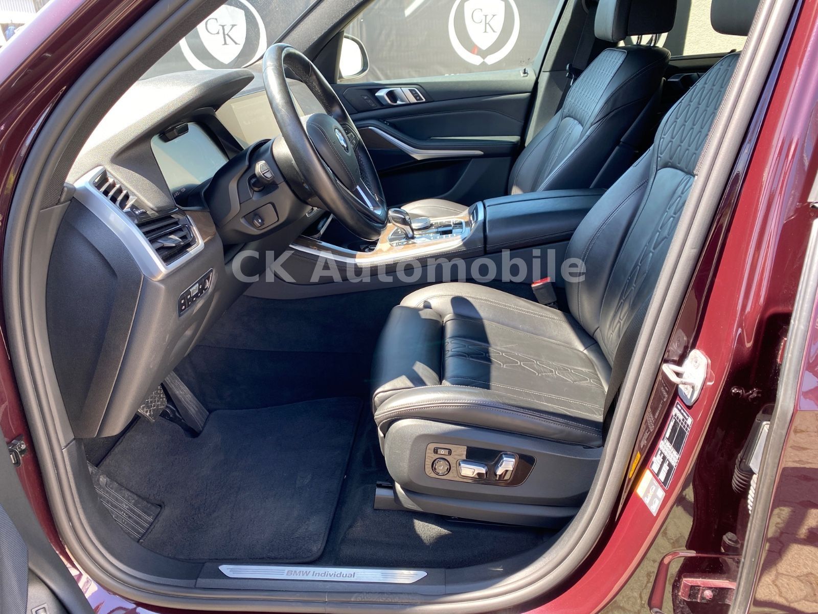Fahrzeugabbildung BMW X5 xDrive 45e Individual/HeadUp/360°Kam/LED/AHK