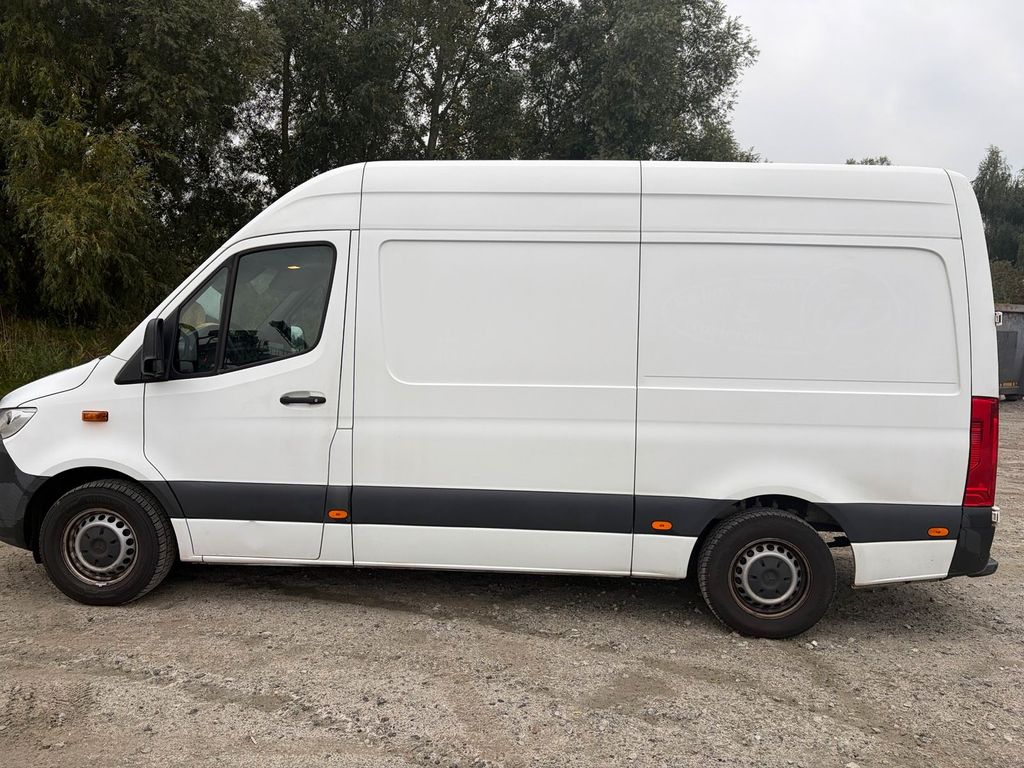 Image of Mercedes-Benz Sprinter
