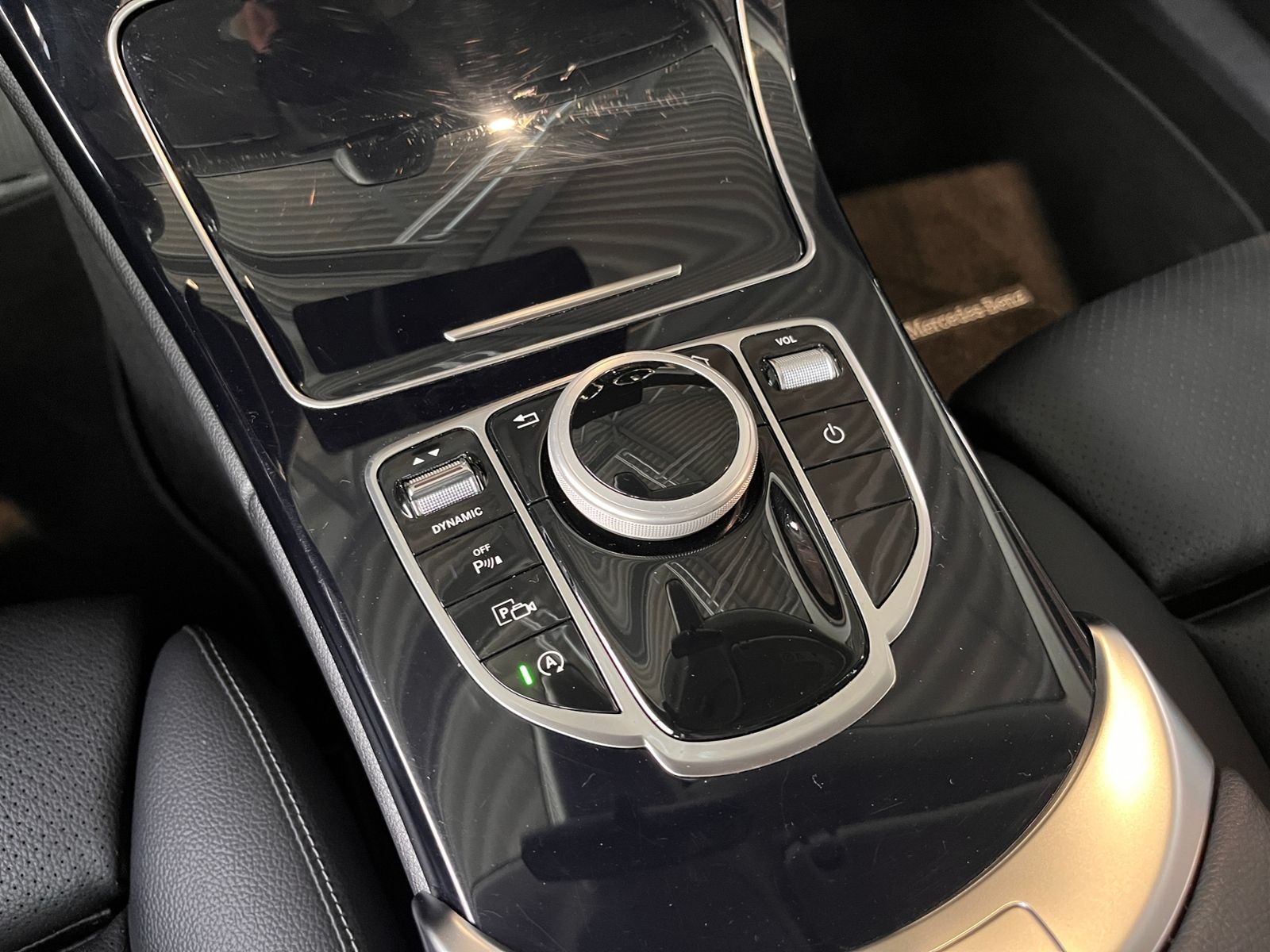 Fahrzeugabbildung Mercedes-Benz C 200 d T LEDER LED NAV SHZ PDC 18"