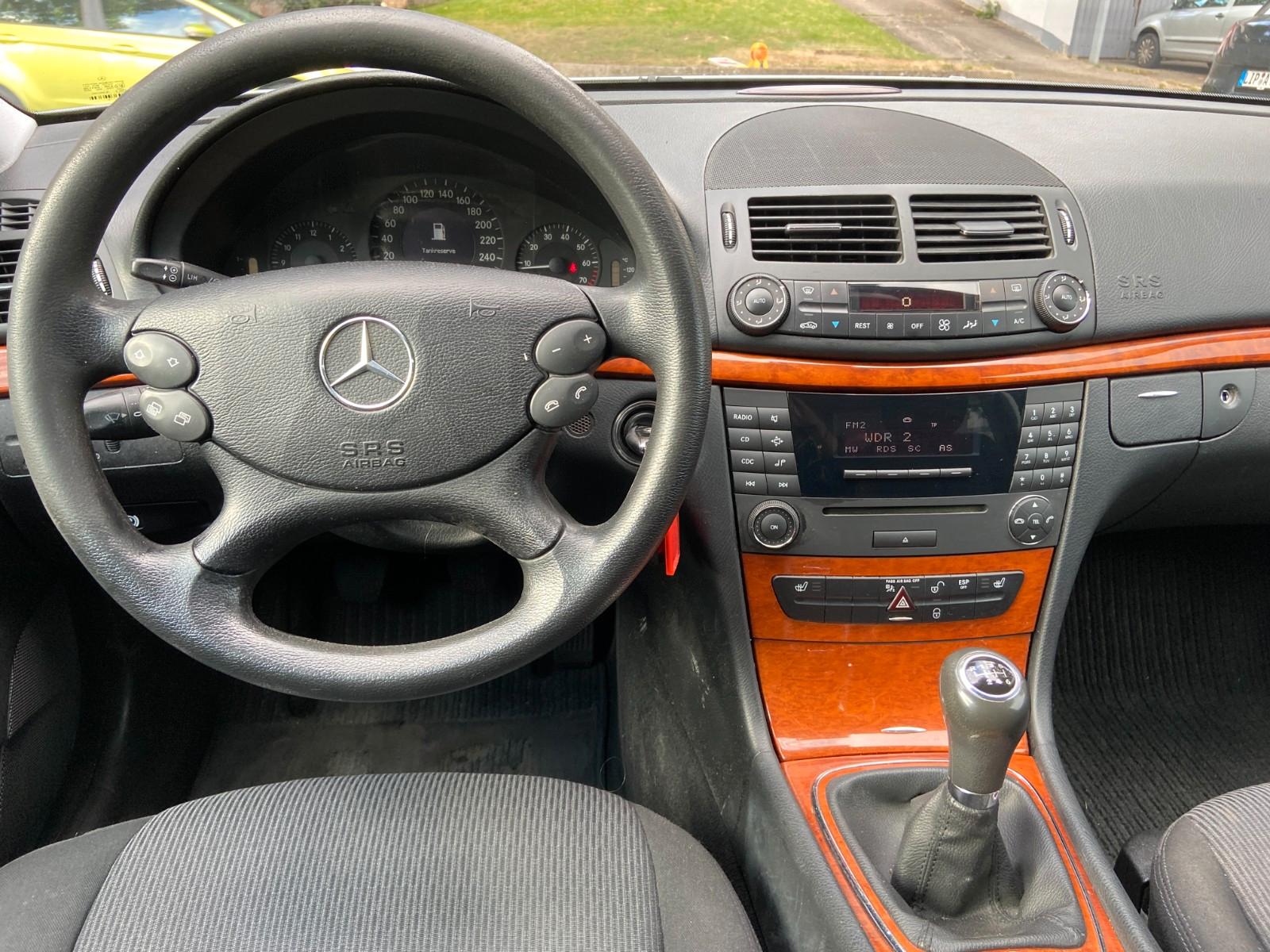Mercedes-Benz E200 2007 — photo 6
