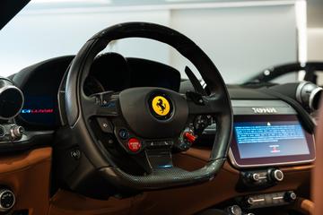 2020 Ferrari GTC4LUSSO — миниатюра 11