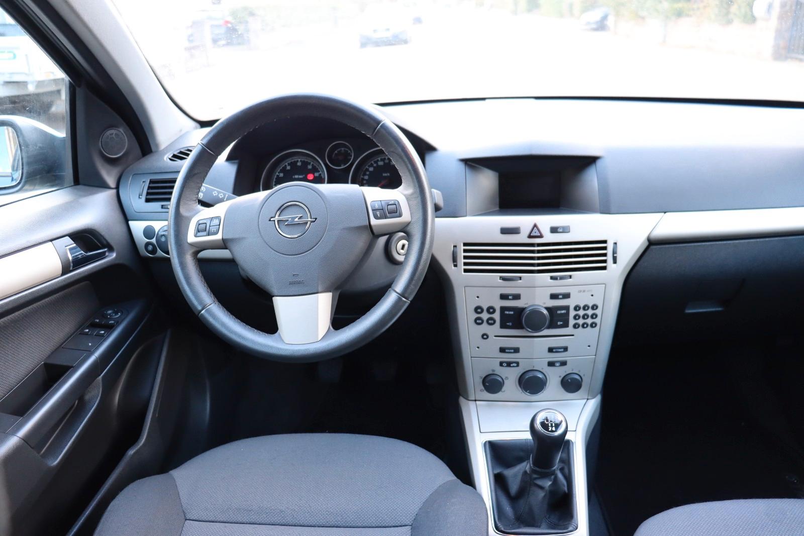 Opel Astra 2007 — photo 9