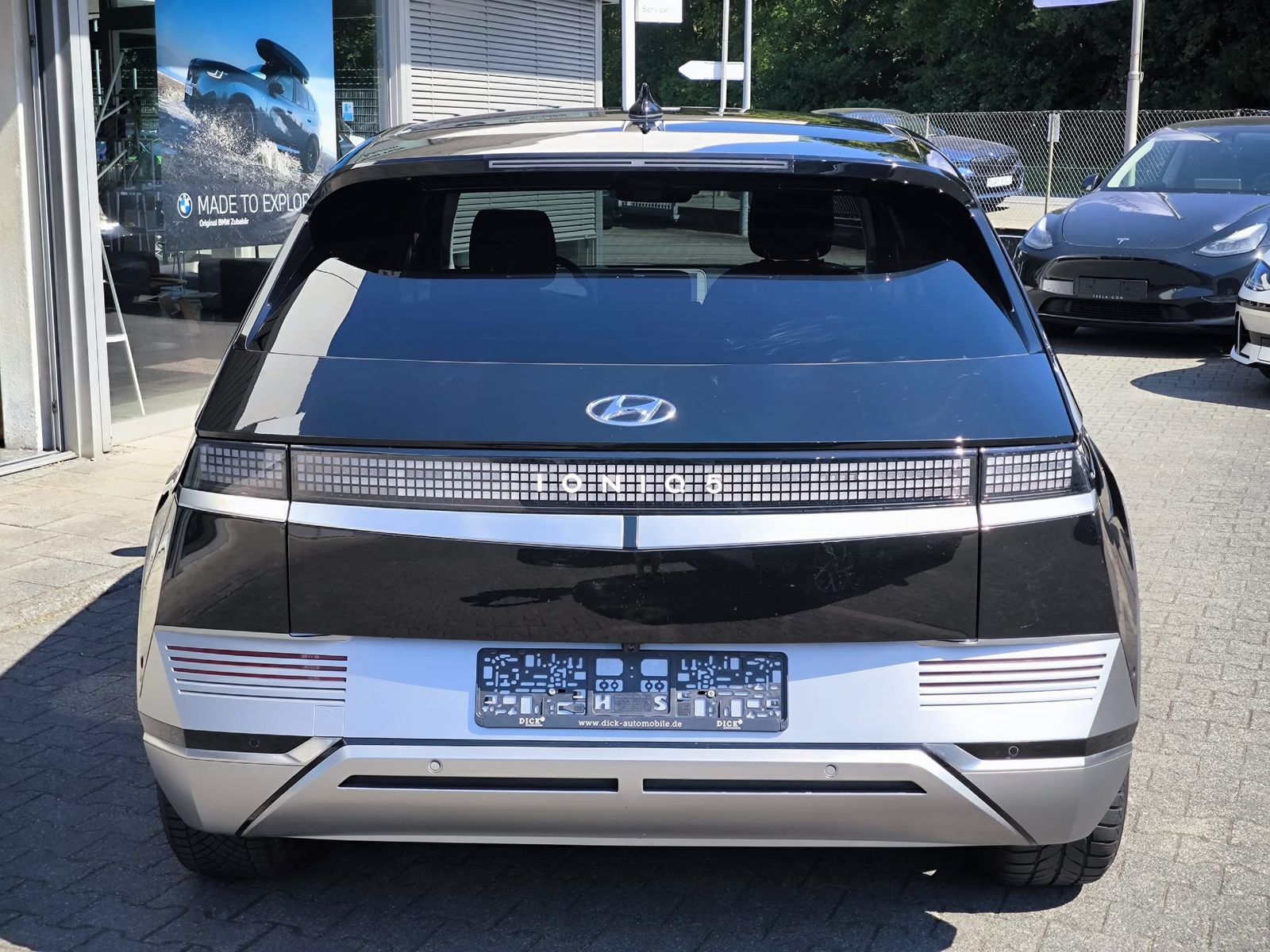 Fahrzeugabbildung Hyundai Ioniq 5 Uniq LED+HEAD+NAVI+SHZ+360°+ACC+BOSE+19"