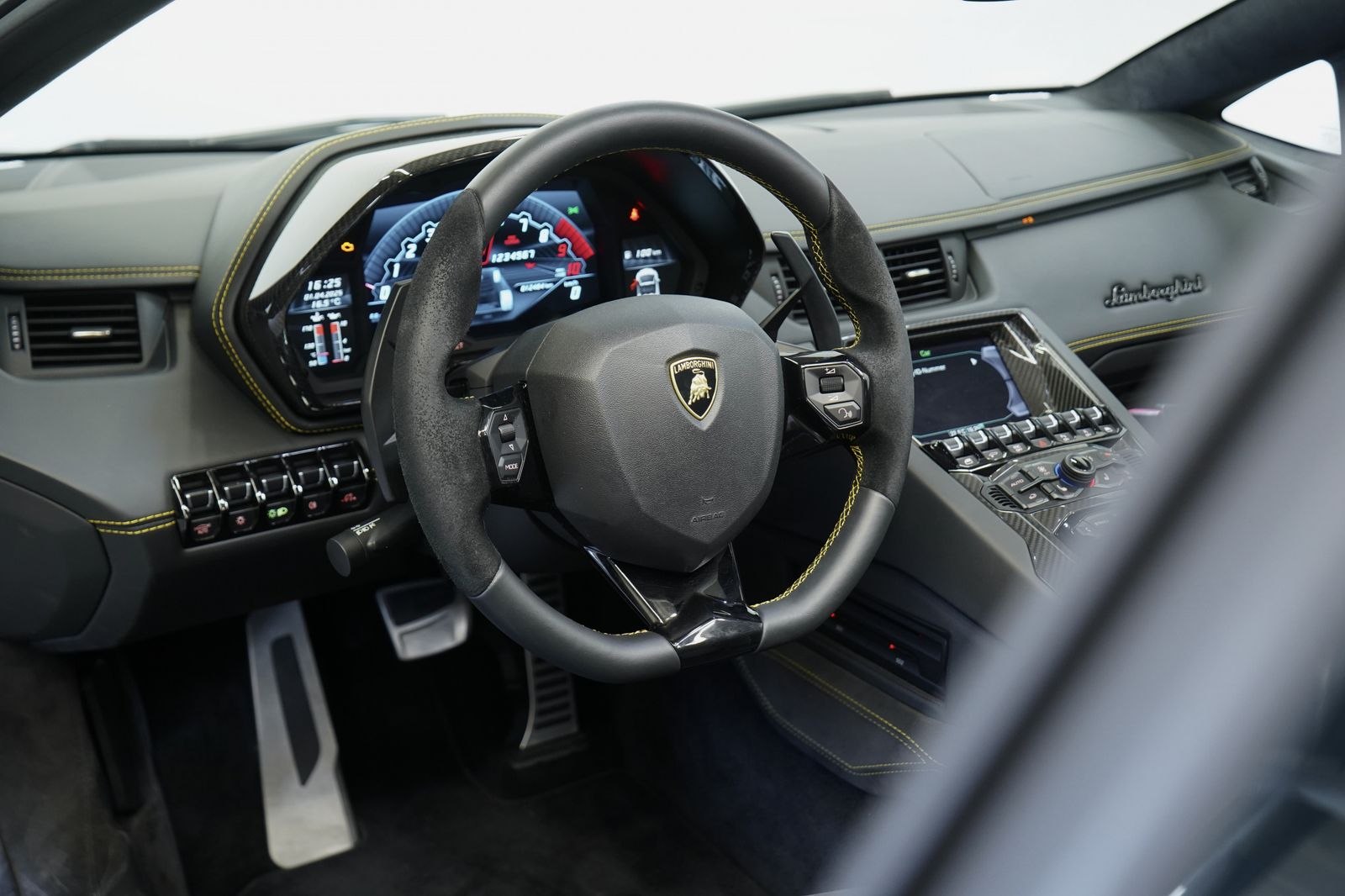 Lamborghini Aventador