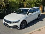 Volkswagen Passat Variant GTE +AHK+Kamera+Matrix+Pano+STDHZ - mit Hybrid-Antrieb: Weiß, Panorama-Dach
