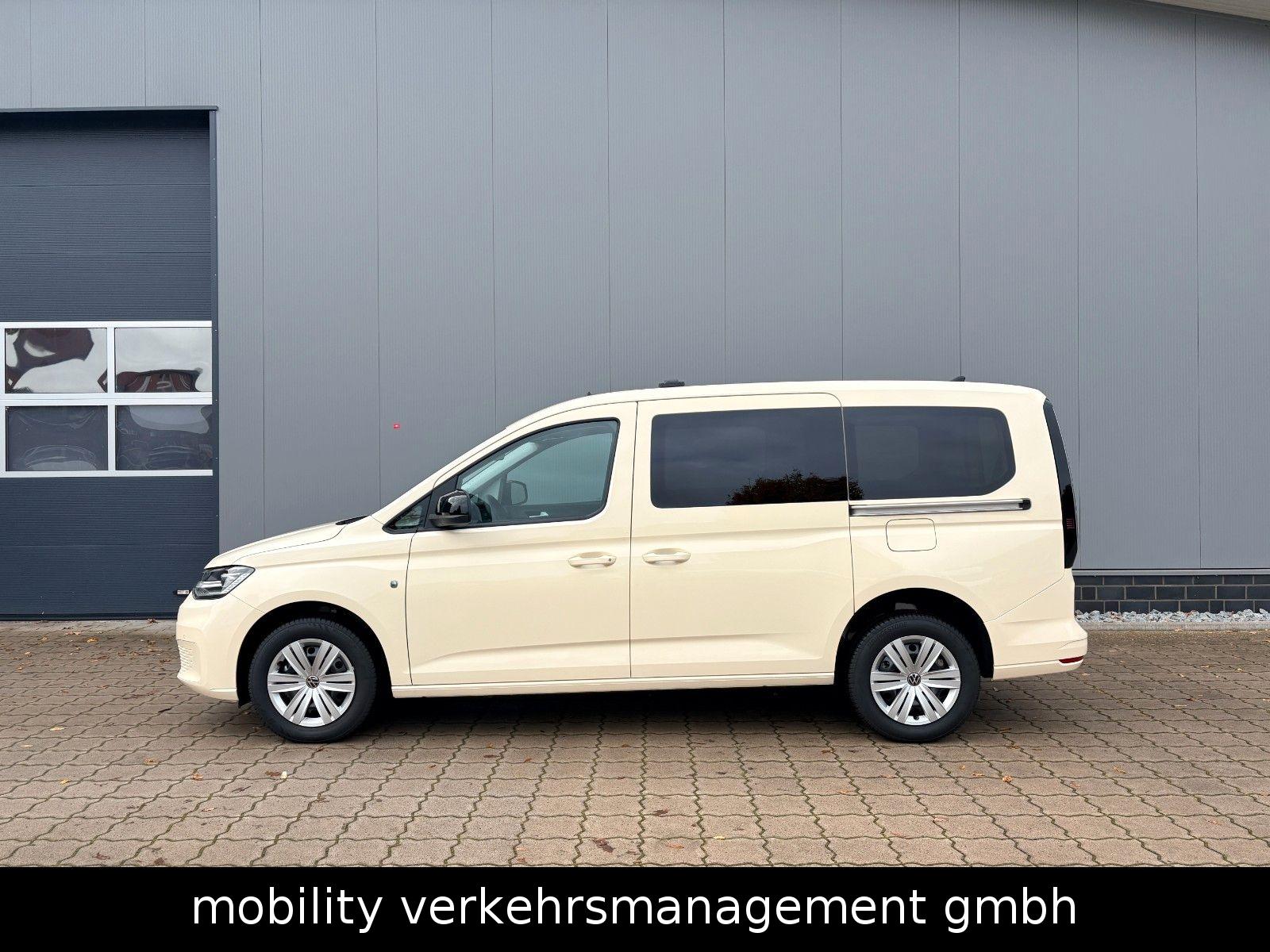 Volkswagen Maxi DSG LED Taxi / Mietwagen Rollstuhl 7-Sitzer