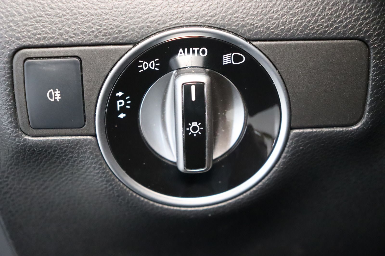 Fahrzeugabbildung Mercedes-Benz B 180 d * LED * Navigation