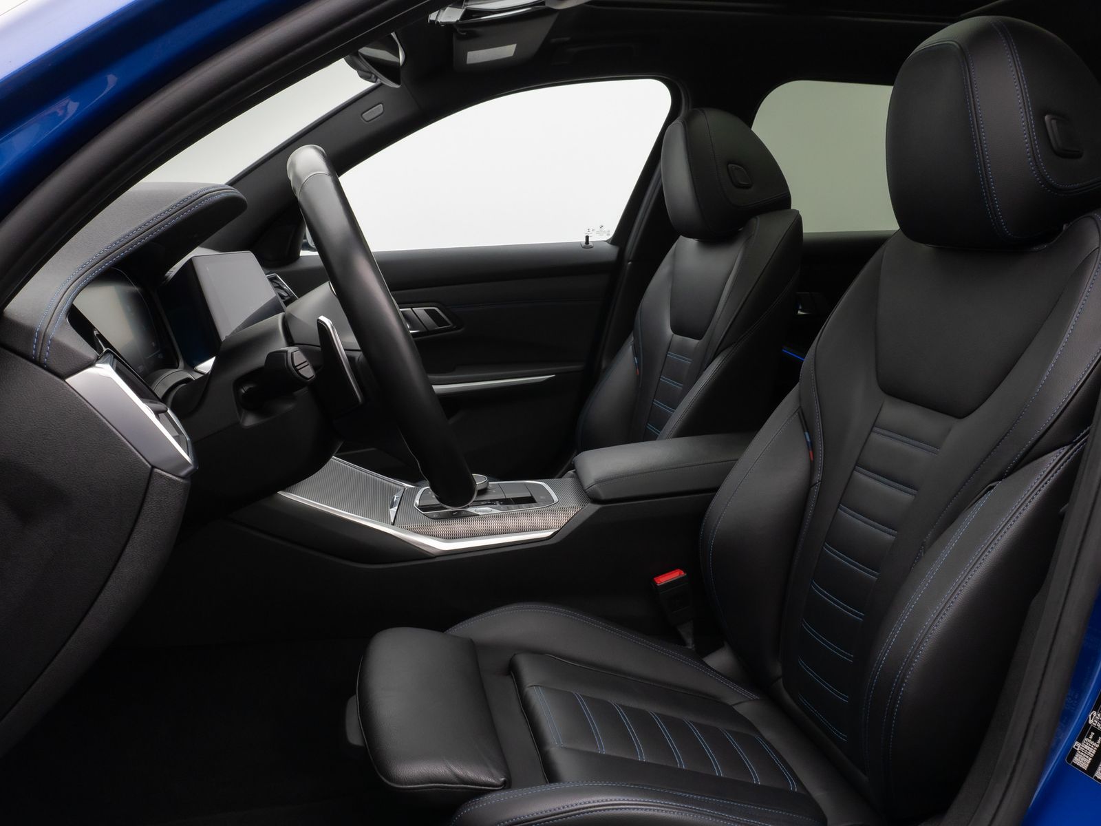 Fahrzeugabbildung BMW 320i M Sport Panorama Kamera HUD DAB HiFi Laser