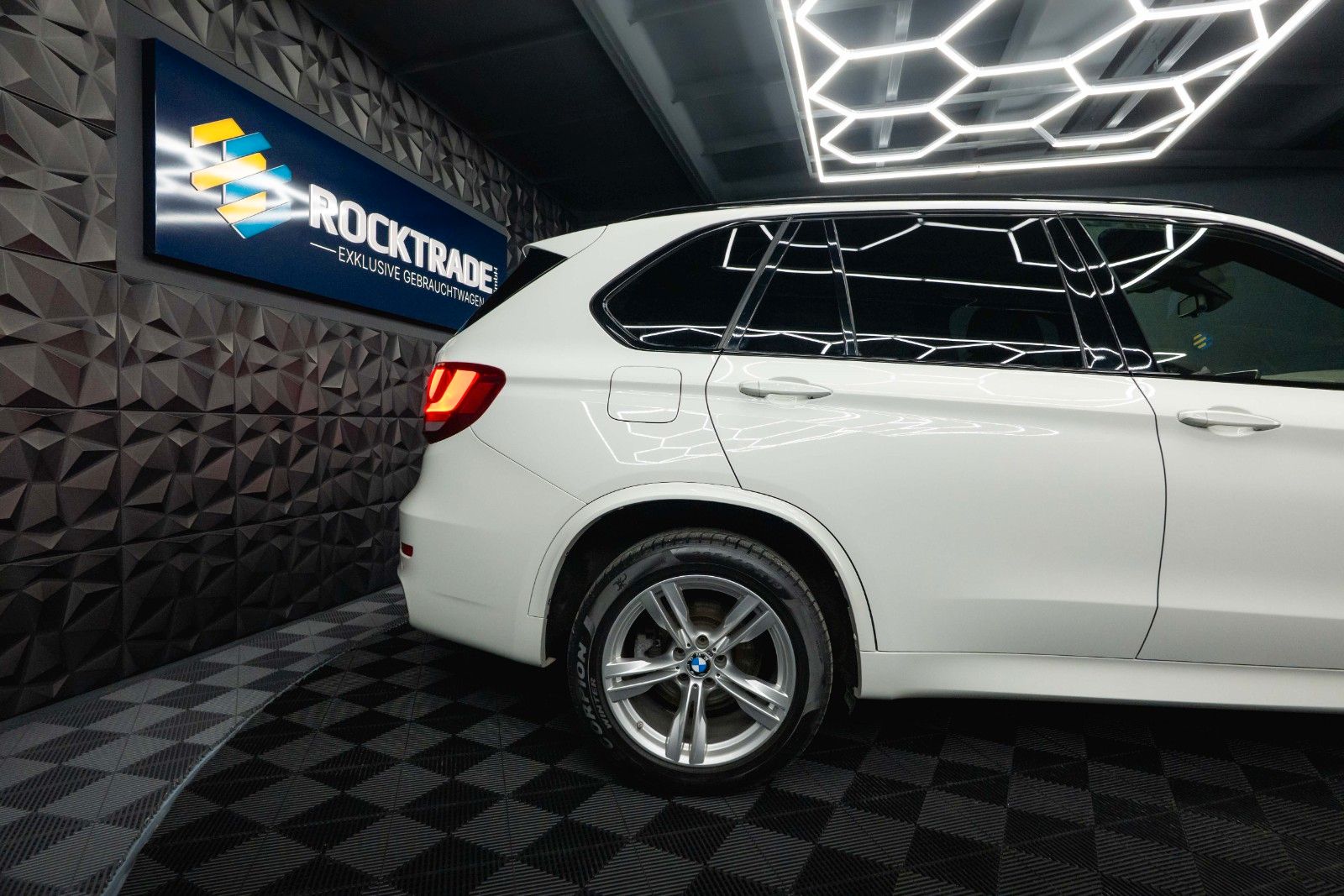 Fahrzeugabbildung BMW X5 xDrive 30d M Sport Shadow Line *ACC*LED*HU*