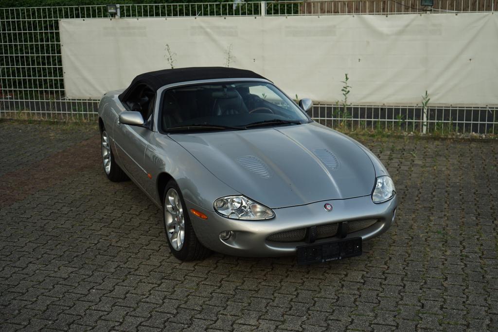Jaguar XKR