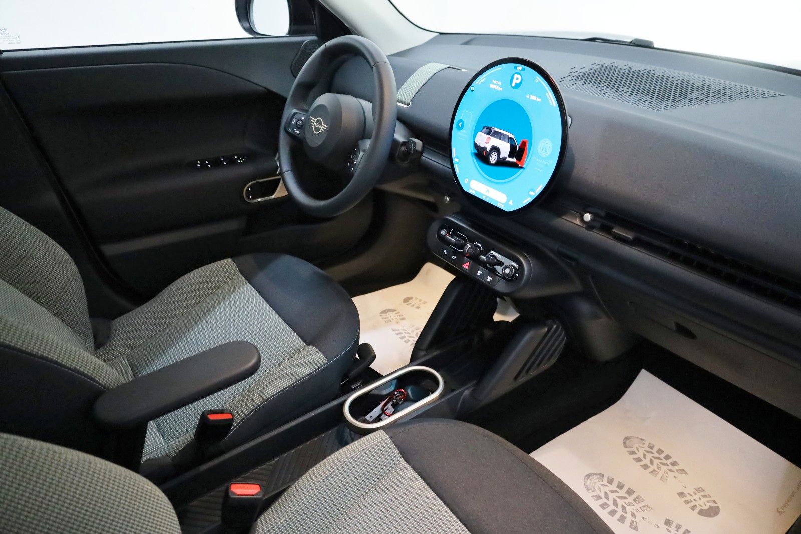 Fahrzeugabbildung MINI Aceman SE Essential Trim,LED,CarPlay,LED, 160kW!