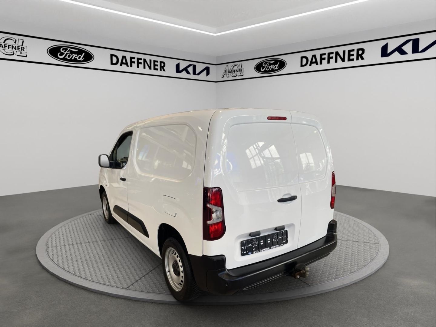 Fahrzeugabbildung Citroën Berlingo Kasten Club M L1 AHK Fernlichtass. Temp