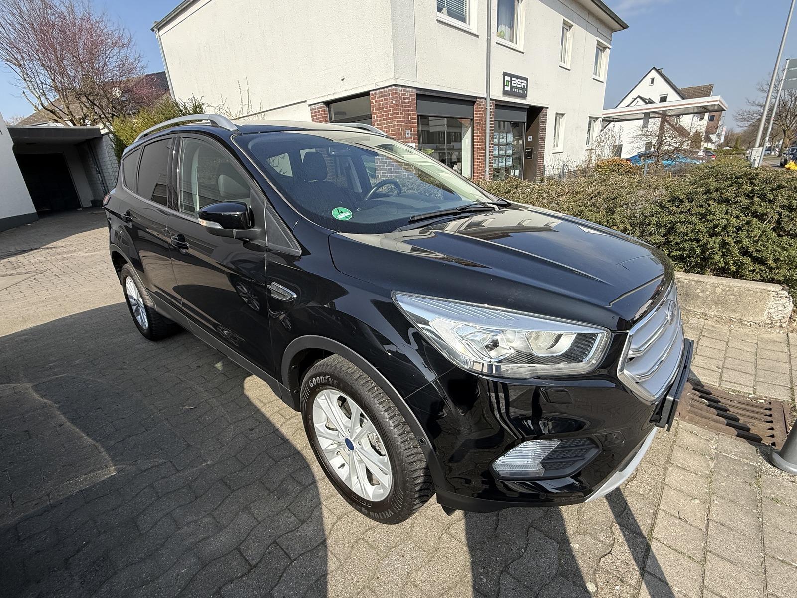 Ford Kuga Titanium Eco  Leder Navi Ambiente Klima