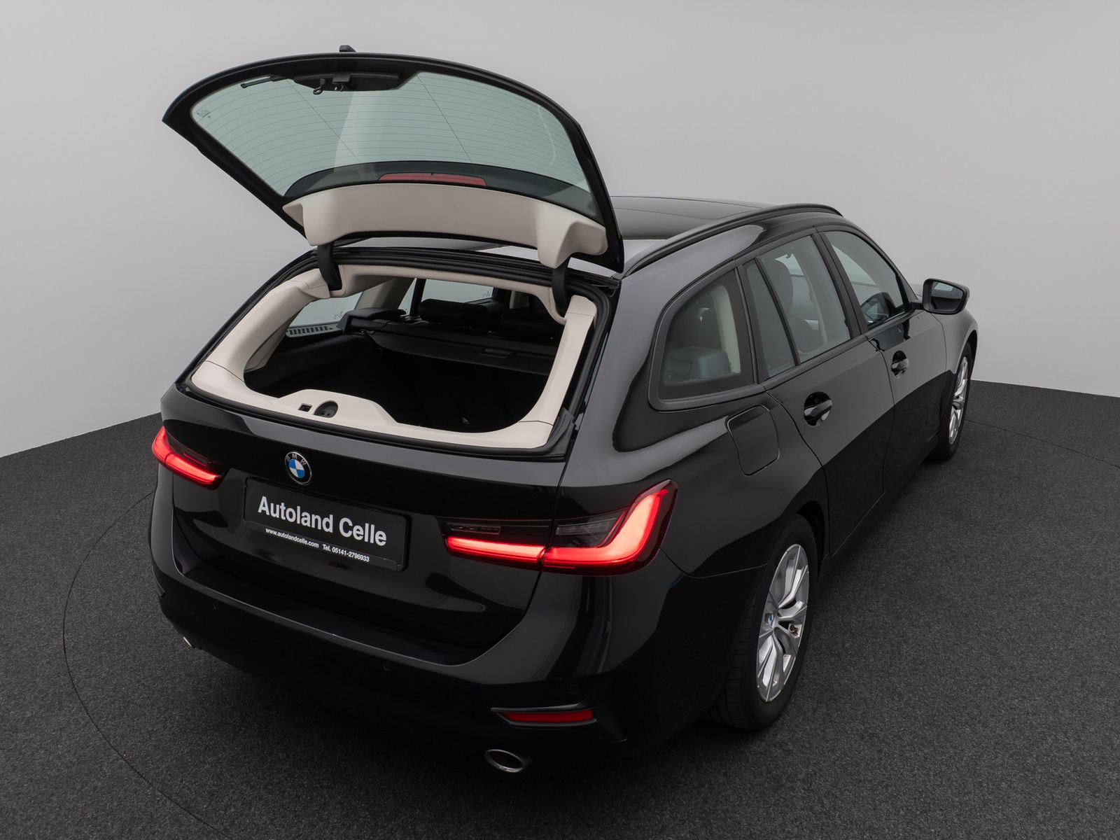 Fahrzeugabbildung BMW 320d Panorama Laser PDC HUD HiFi Komfort Alarm