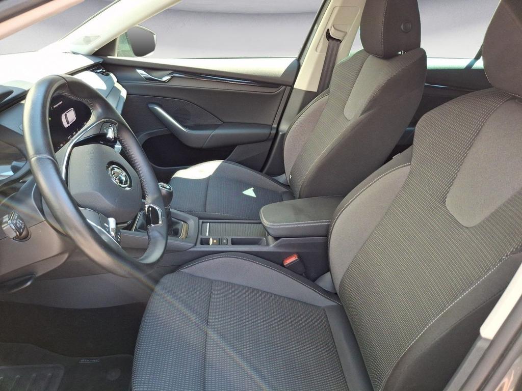 Skoda Octavia 2023 г. Серый, пробег 58333 км