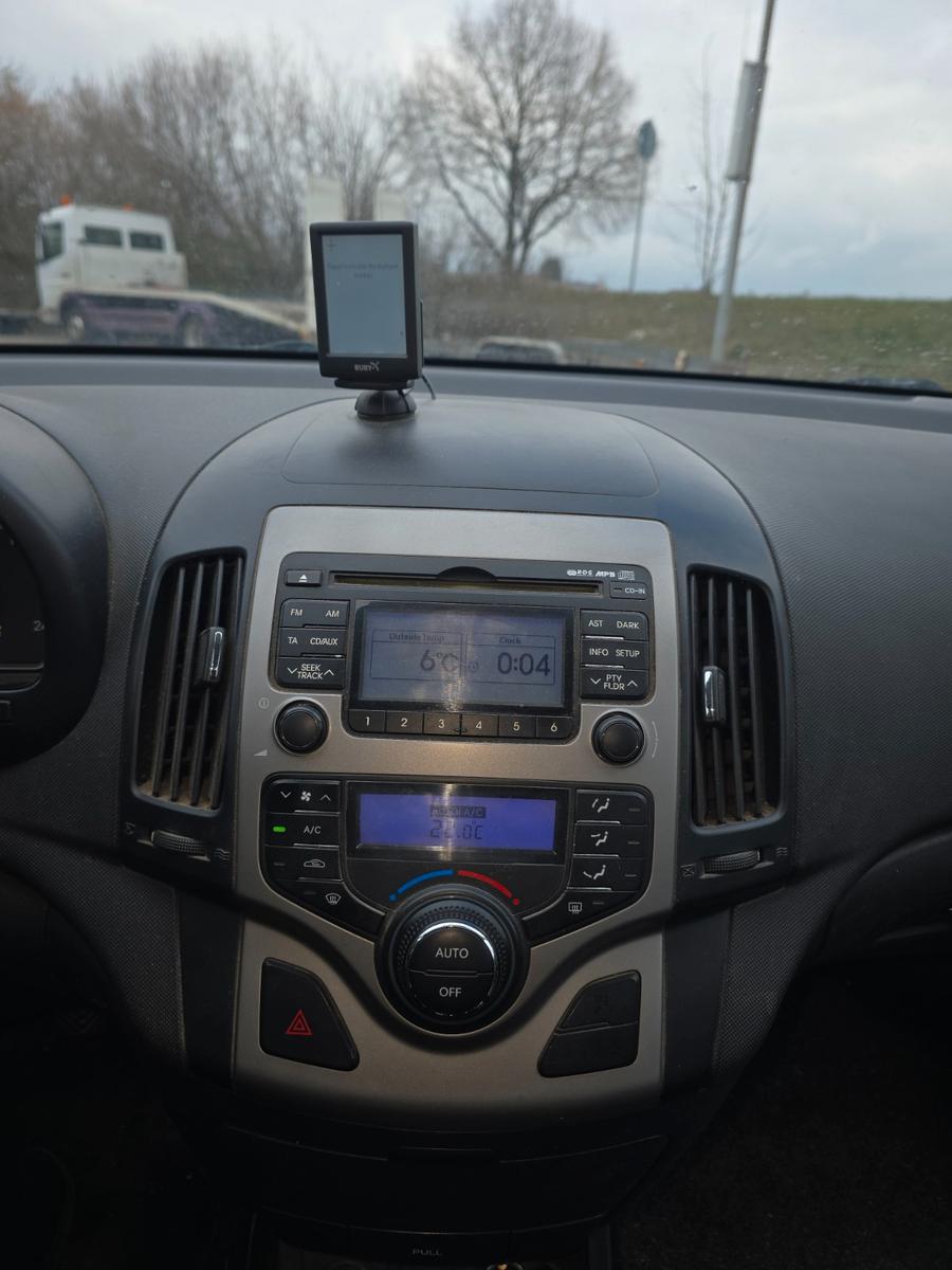 Hyundai i30 2010 — photo 13