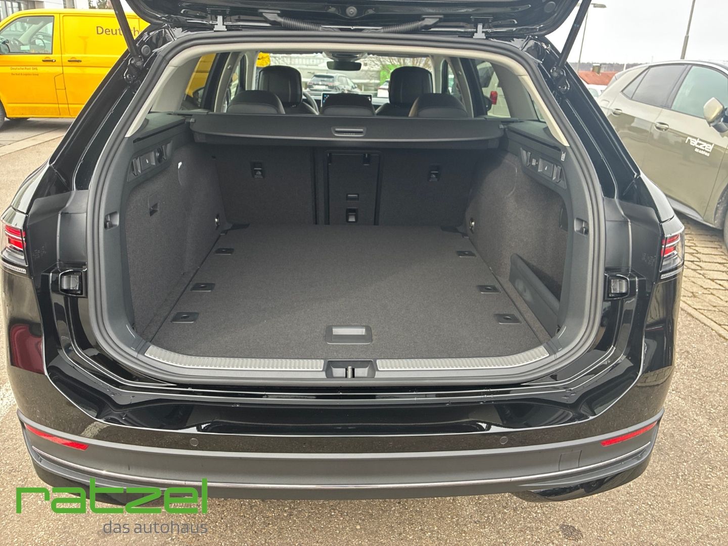 Fahrzeugabbildung Volkswagen Passat BUSINESS 1.5 eTSI +8-fach+LED+360°Kam