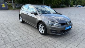 Volkswagen Golf - 1