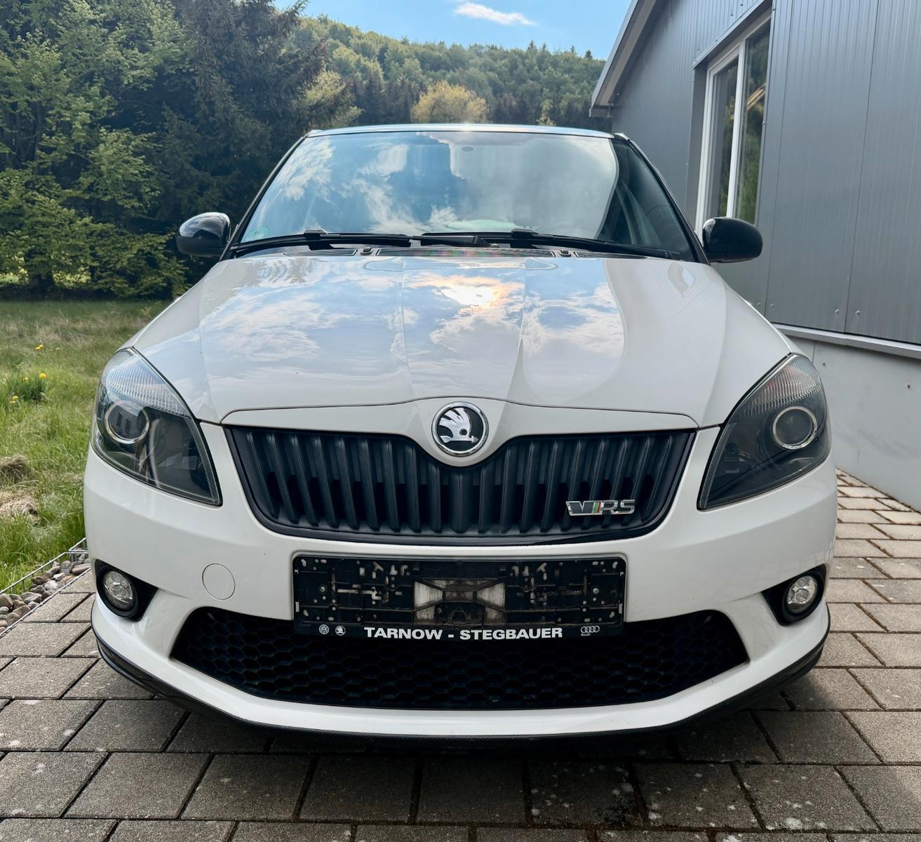 SKODA FABIA RS 1.4 TSI 180ch - DSG - CARBON - SIÈGES CHAUFFANTS - BLUETOOTH - REGULATEUR DE VITESSE