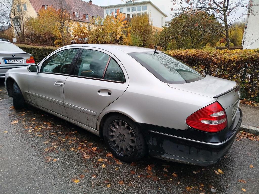 Mercedes-Benz E 270