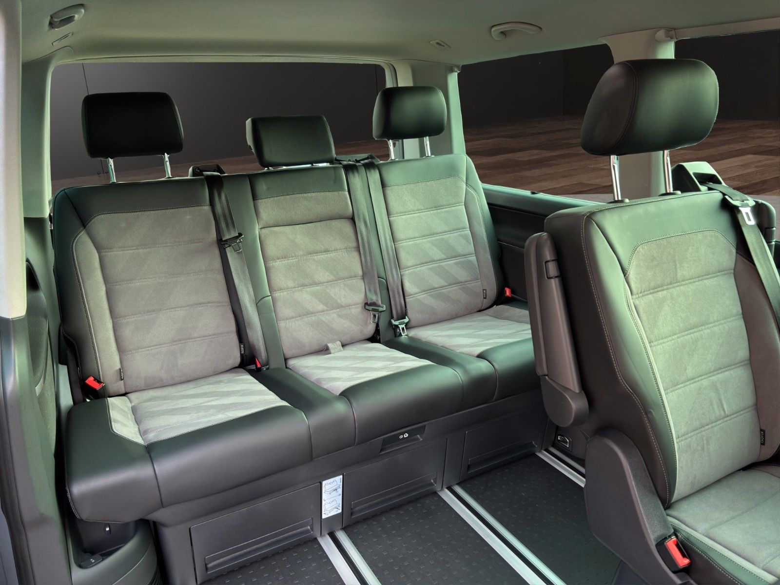 Fahrzeugabbildung Volkswagen T6.1 Multivan Gen.6 *AHK*Dig.Cok*ACC*Carplay*LED