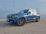 BMW X5 xDrive30d - 75tkm | Panorama | No accidents - blaue BMW X5