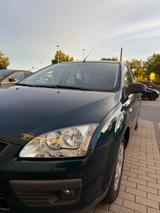 Ford Focus 1,6 Ti-VCT Fun Fun - Ford Focus aus 2006: Kombi