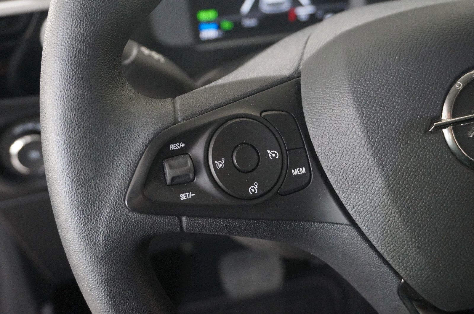 Fahrzeugabbildung Opel Corsa-e F EDITION 3-PHASIG NAVI/KAMERA/SHZ/DAB+