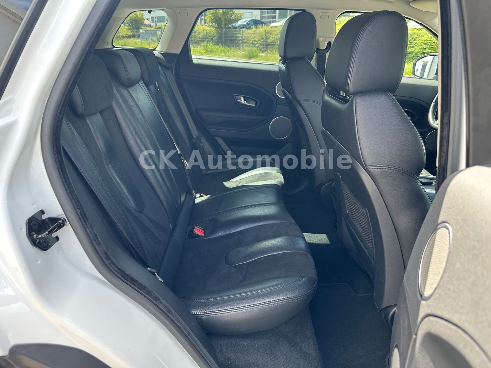 Fahrzeugabbildung Land Rover Range Rover Evoque Pure/Navi/Kamera/PDC