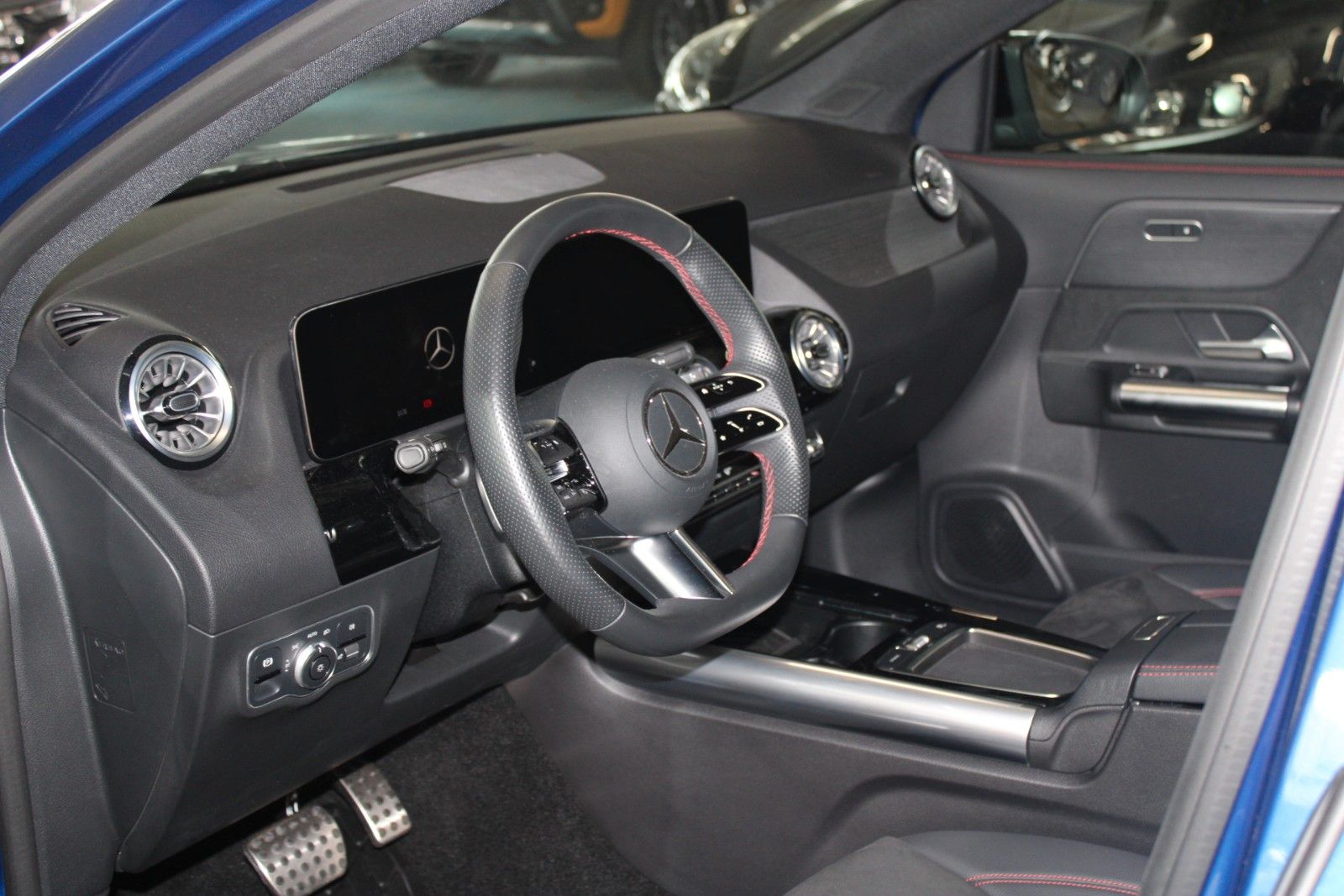 Fahrzeugabbildung Mercedes-Benz GLA 200 d Aut. AMG-Line Adv. Plus Multibeam MBUX