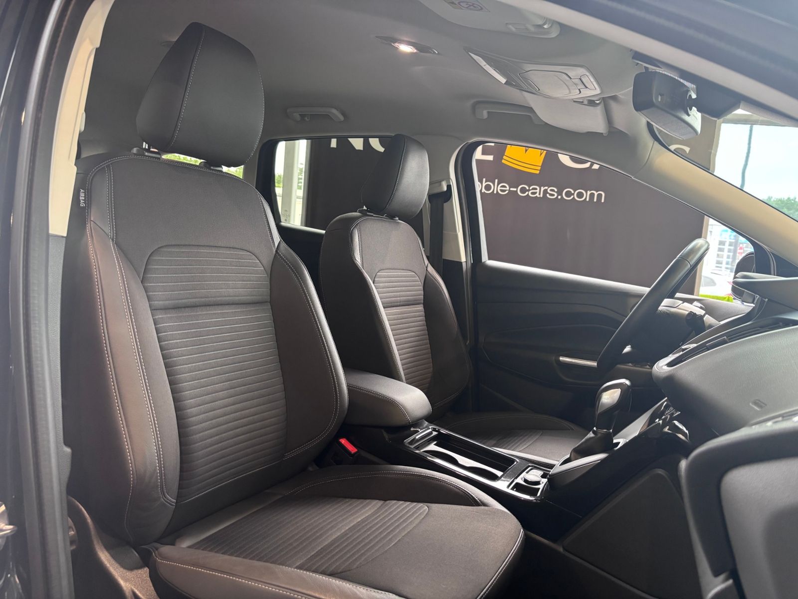 Fahrzeugabbildung Ford Kuga Titanium Allrad AHK XENON NAVI