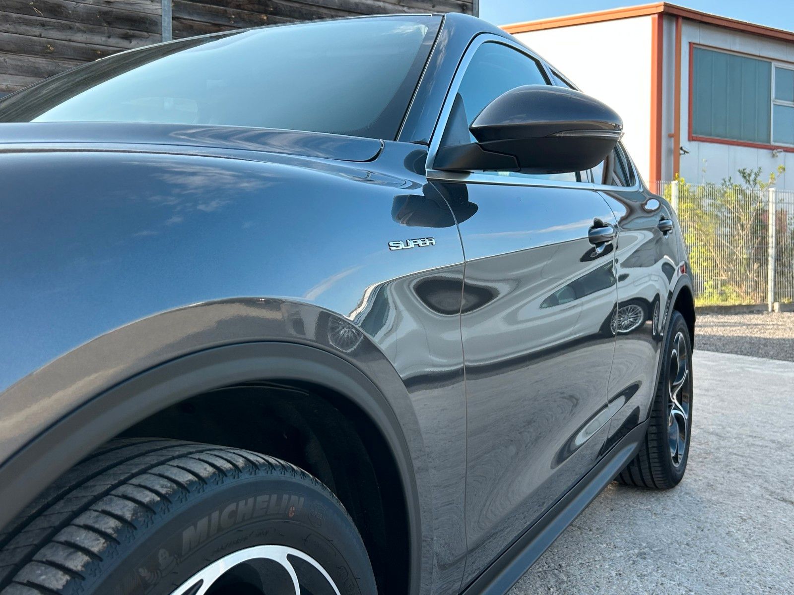 Fahrzeugabbildung Alfa Romeo Stelvio 2.0T AT8 Q4 Super Leder Kamera H&K AHK