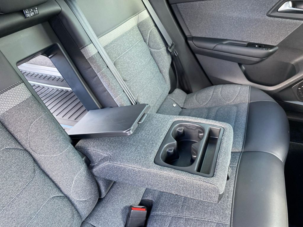Fahrzeugabbildung Citroën C5 X 130 Automatik FEEL PACK *ACC*Navi*19Zoll*