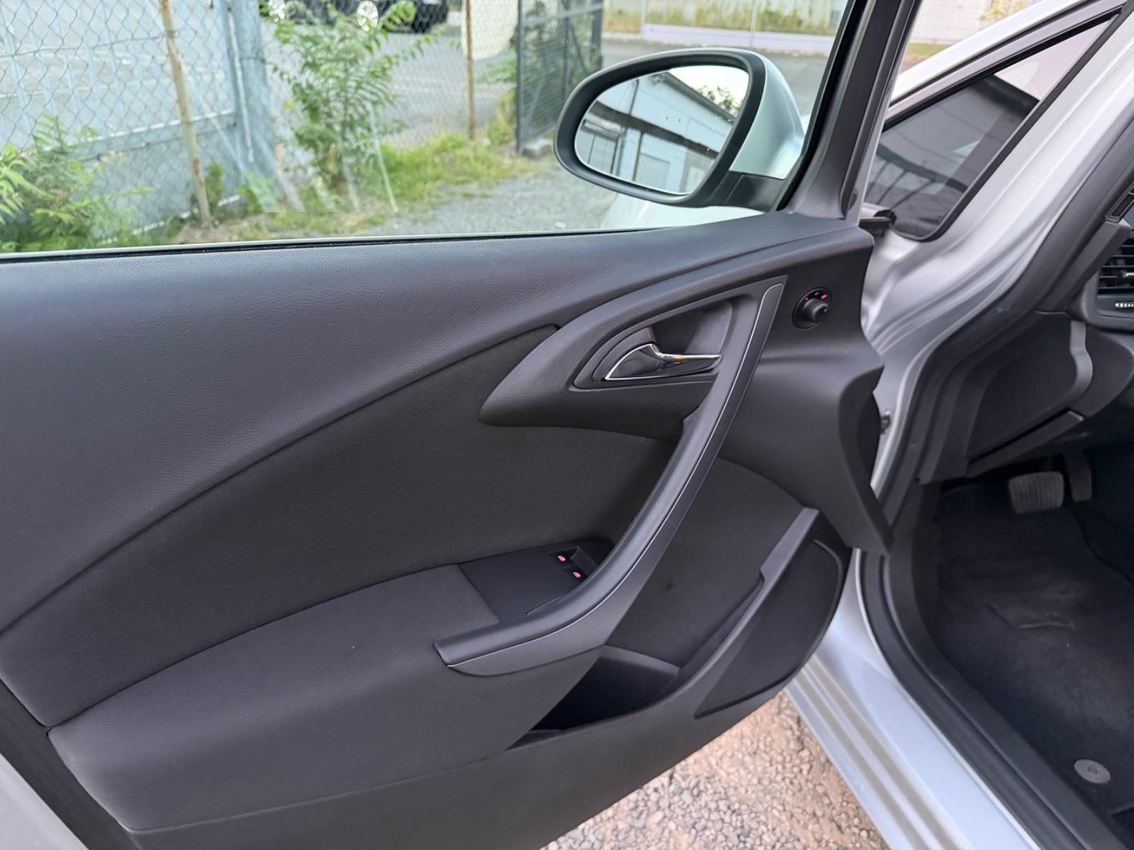 Opel Astra J Sports Tourer Selection/Automatik/Klima
