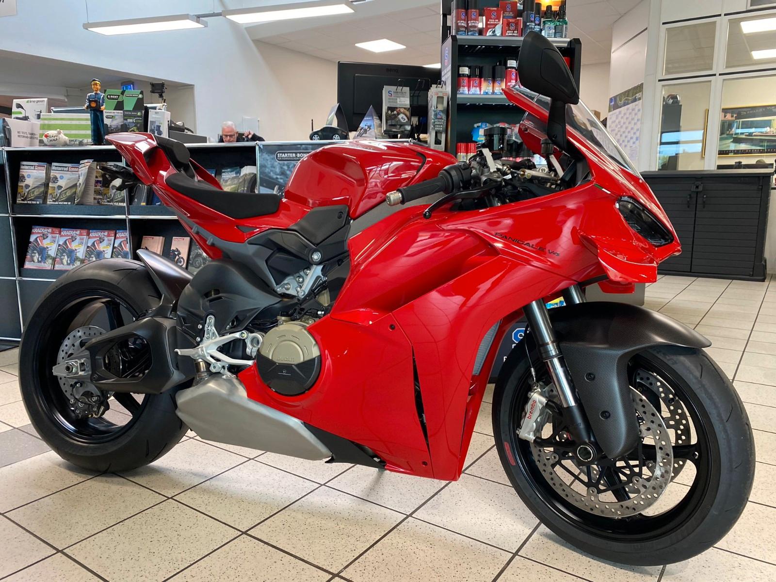 Ducati Panigale V4 "Viel Zubehör / Neupreis 35000.-"